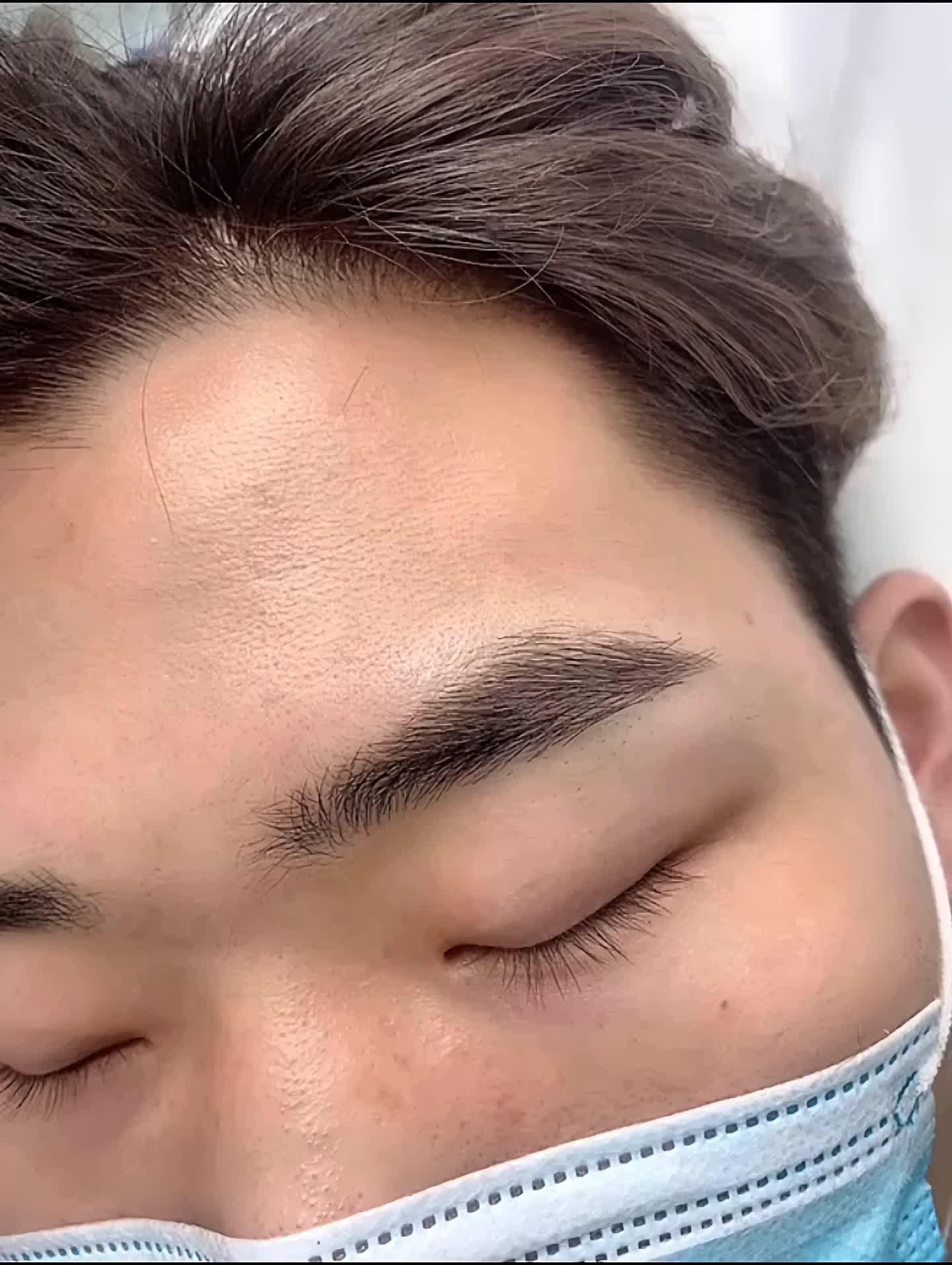 男生的眉毛和发型一样重要决定你的气质